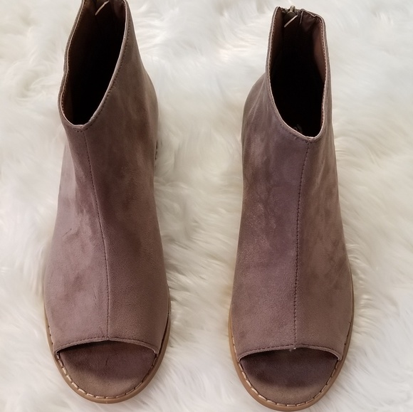 Peep toe flat boots Clearance